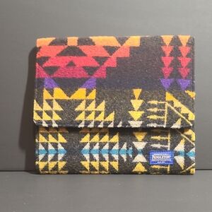 Pendleton Multicolor Geometric Womens Clutch